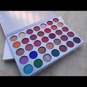 Jacklyn hill pallet